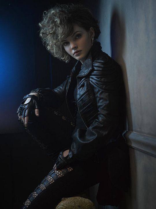 Fotoğraf Camren Bicondova