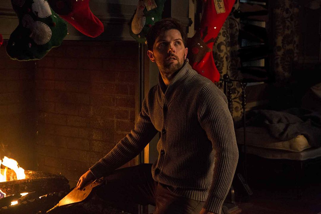 Krampus : Fotoğraf Adam Scott