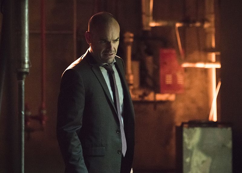 Arrow : Fotoğraf Paul Blackthorne
