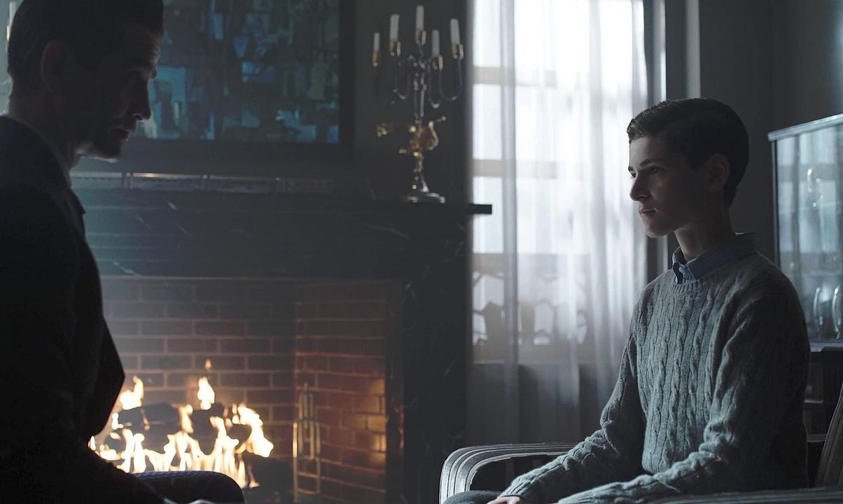 Fotoğraf David Mazouz, James Frain