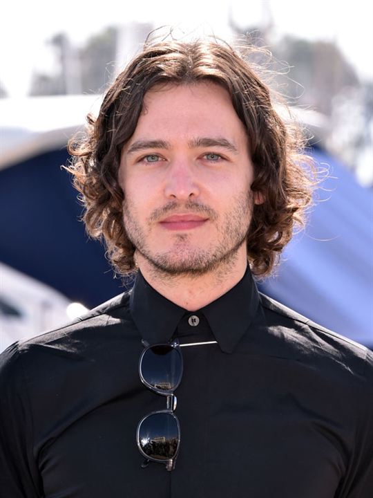 Afiş Alexander Vlahos