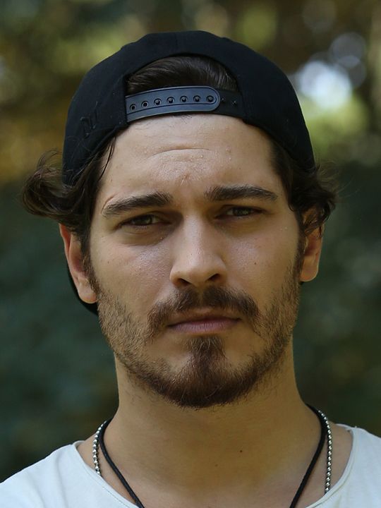 Afiş Çağatay Ulusoy