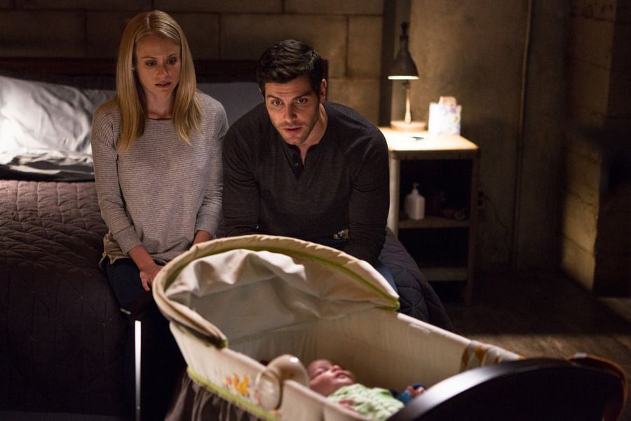 Grimm : Fotoğraf Claire Coffee, David Giuntoli