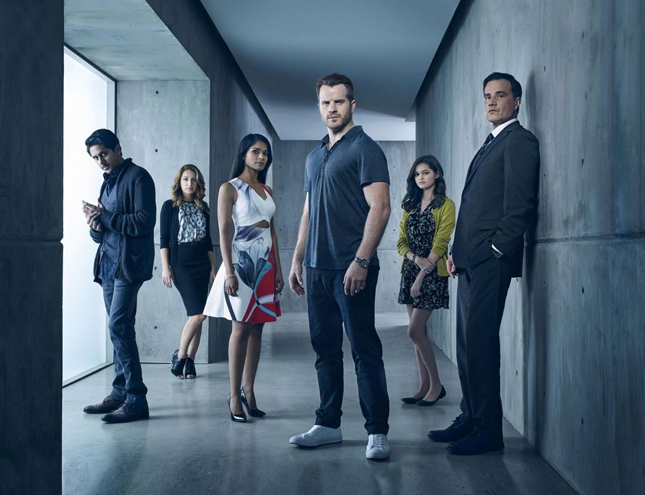 Fotoğraf Adhir Kalyan, Vanessa Lengies, Tim DeKay, Dilshad Vadsaria, Robert Kazinsky, Ciara Bravo