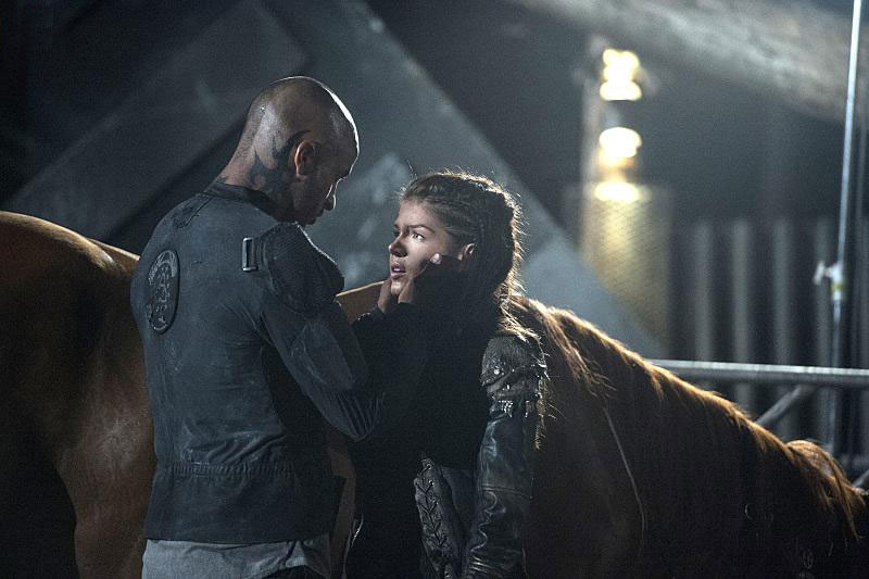The 100 : Fotoğraf Marie Avgeropoulos, Ricky Whittle