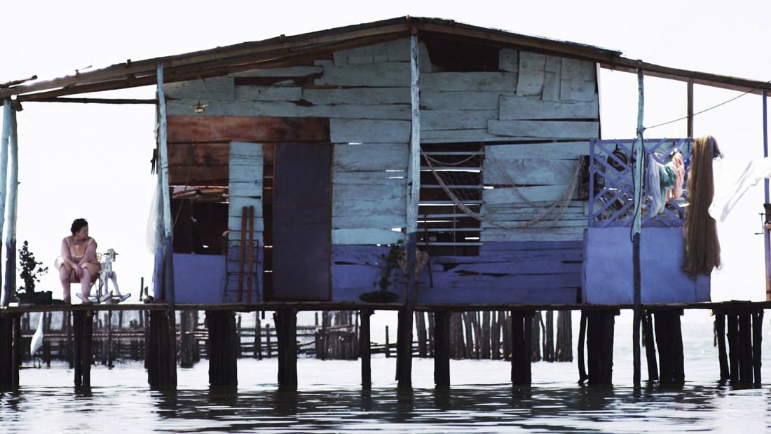 Between Sea and Land : Fotoğraf