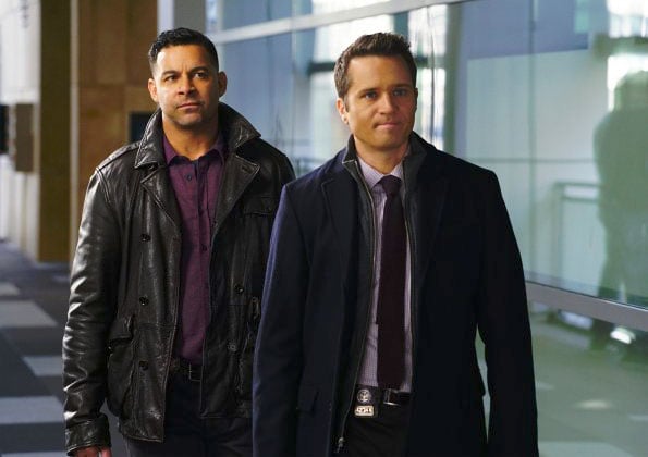 Castle : Fotoğraf Seamus Dever, Jon Huertas