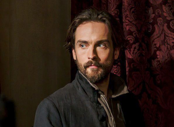 Fotoğraf Tom Mison
