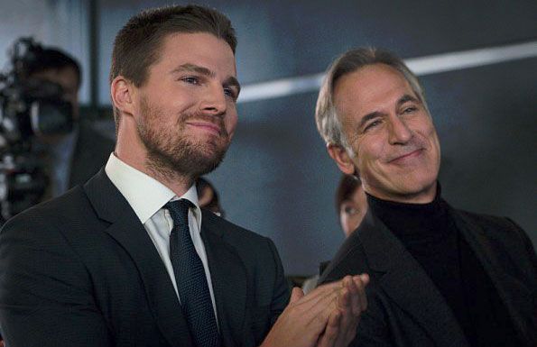 Fotoğraf Tom Amandes, Stephen Amell