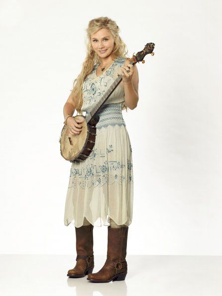 Fotoğraf Clare Bowen