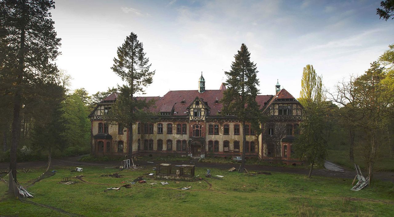 Men and Chicken : Fotoğraf