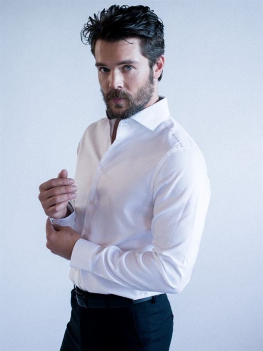 Afiş Charlie Weber