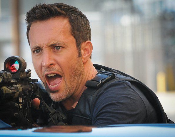 Fotoğraf Alex O'Loughlin