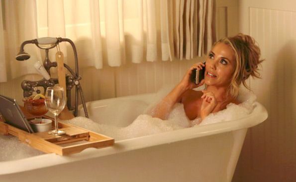 New Girl : Fotoğraf Elizabeth Berkley