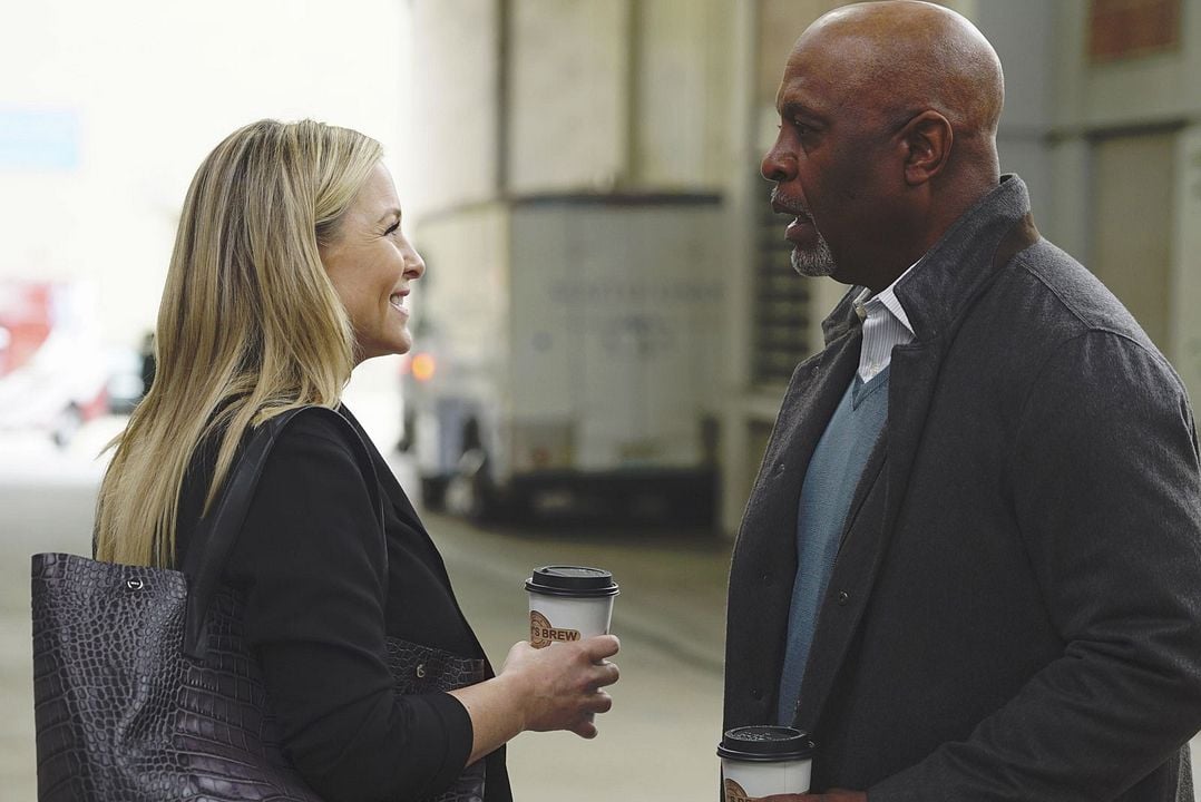 Fotoğraf James Pickens Jr., Jessica Capshaw