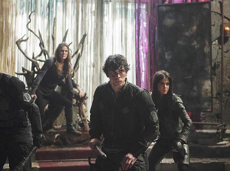 The 100 : Fotoğraf Marie Avgeropoulos, Paige Turco, Bob Morley