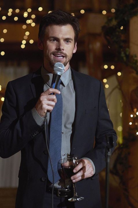 Fotoğraf Tommy Dewey