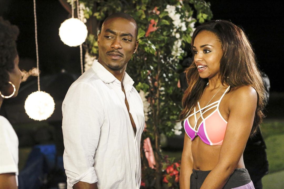 UnREAL : Fotoğraf B.J. Britt, Meagan Tandy