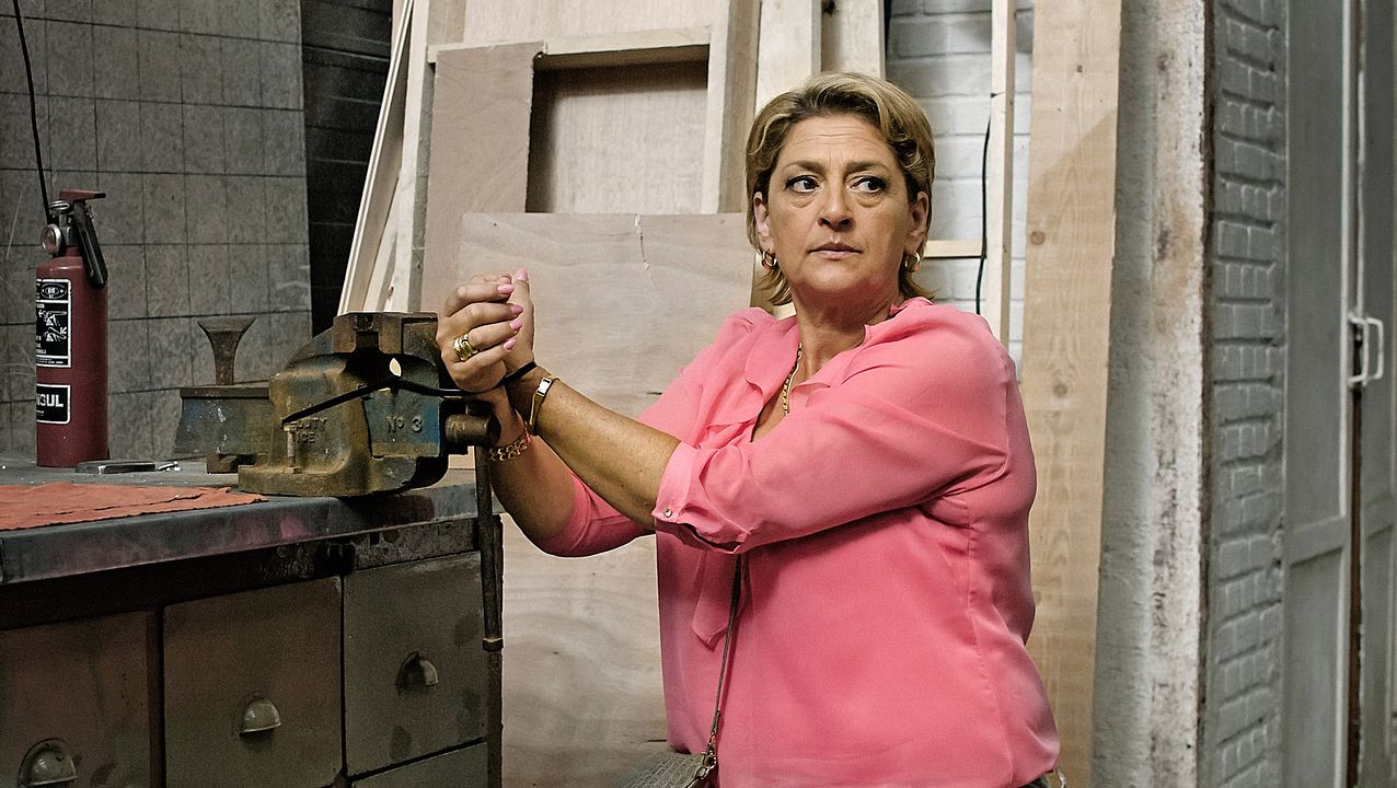 Schneider Bax’a Karşı : Fotoğraf Annet Malherbe