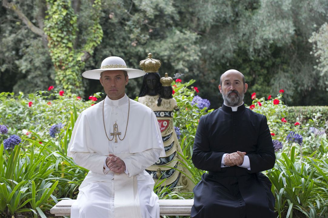 The Young Pope : Fotoğraf Jude Law, Javier Cámara