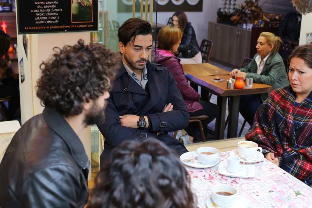 Seviyor Sevmiyor : Fotoğraf