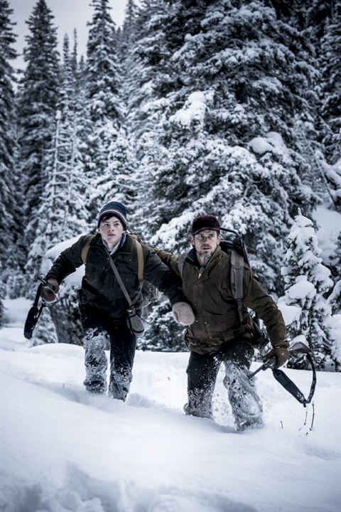 Walking Out : Fotoğraf Matt Bomer, Josh Wiggins