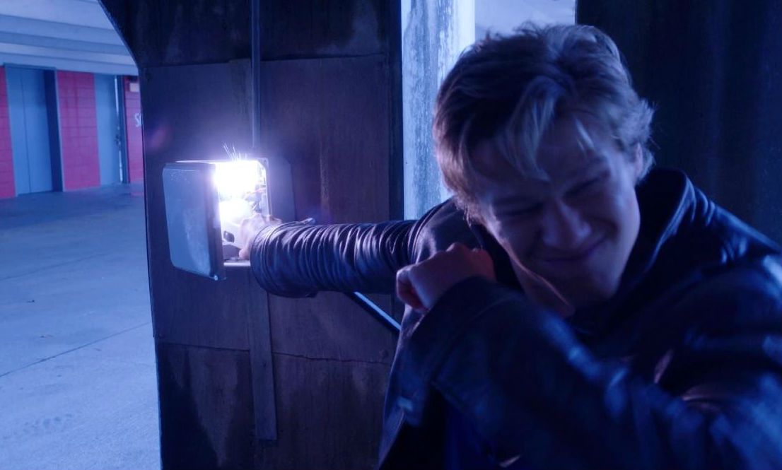 MacGyver (2016) : Fotoğraf Lucas Till