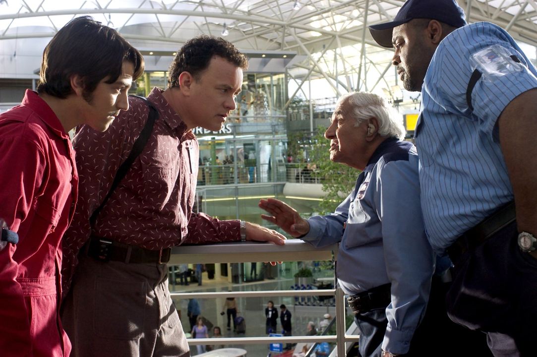 Terminal : Fotoğraf Chi McBride, Tom Hanks, Diego Luna, Kumar Pallana