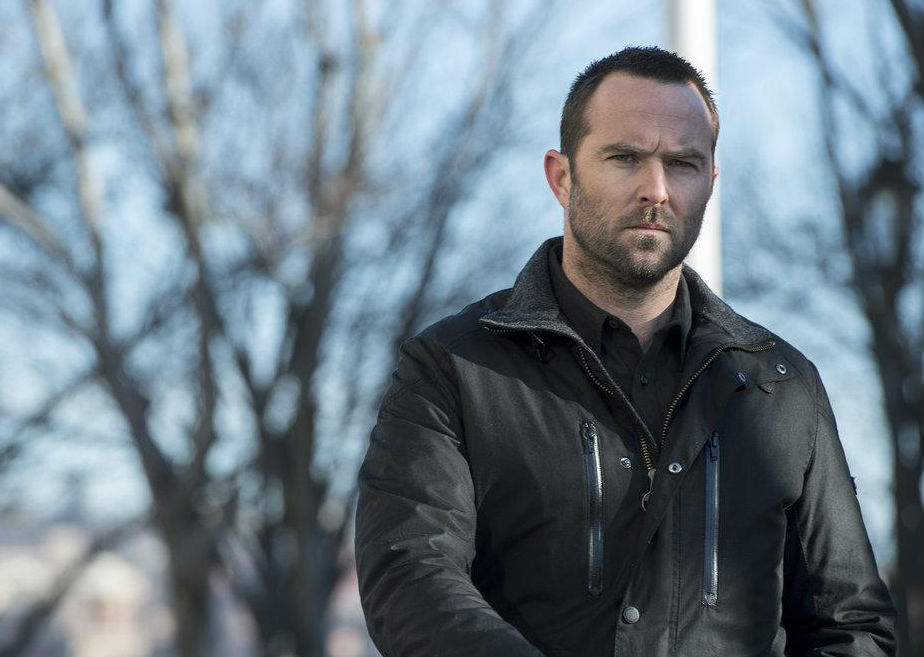 Fotoğraf Sullivan Stapleton