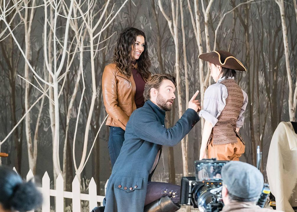 Fotoğraf Tom Mison, Janina Gavankar, Oona Yaffe