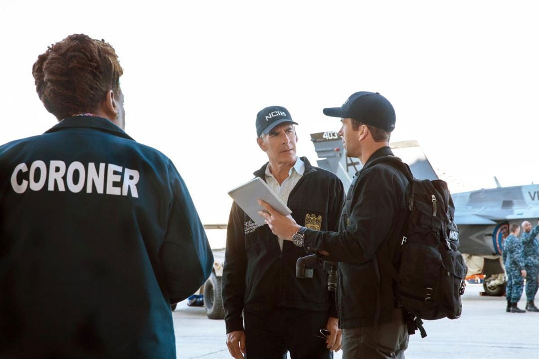 Fotoğraf Lucas Black, Scott Bakula