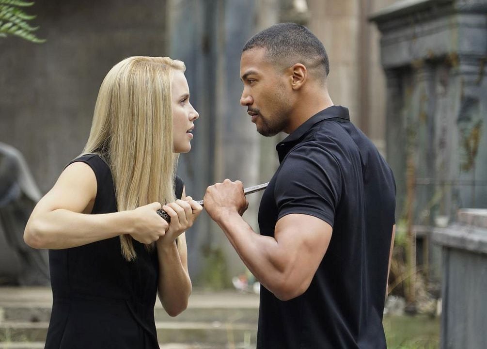 Fotoğraf Charles Michael Davis, Claire Holt