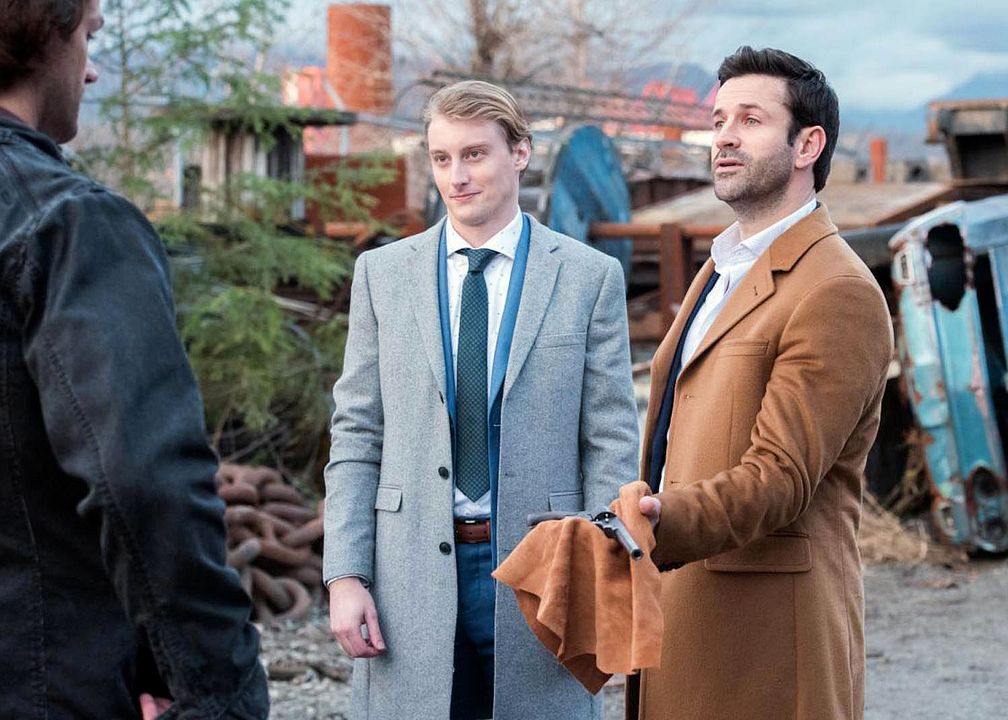 Afiş Adam Fergus, Darren Adams