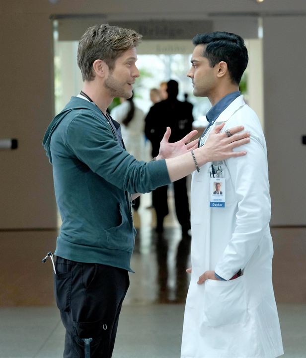 The Resident : Fotoğraf Matt Czuchry, Manish Dayal