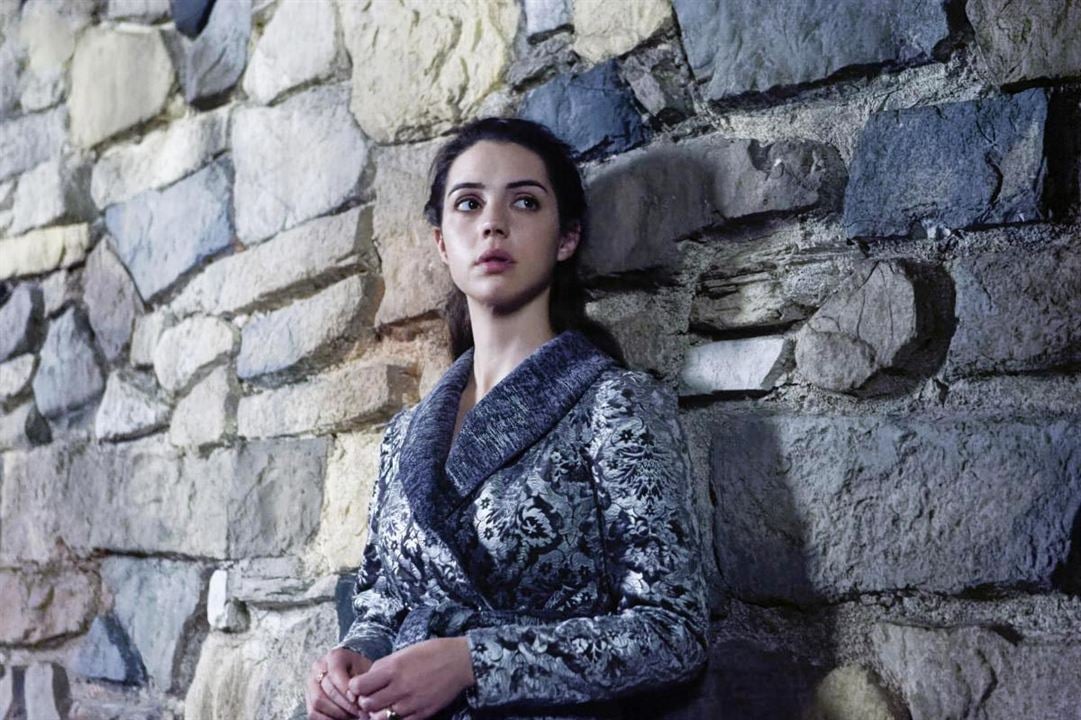 Fotoğraf Adelaide Kane