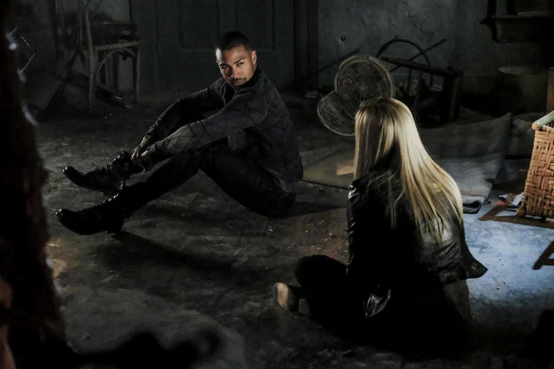 Fotoğraf Charles Michael Davis, Claire Holt