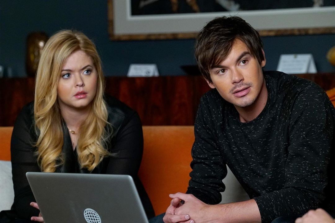 Fotoğraf Sasha Pieterse, Tyler Blackburn