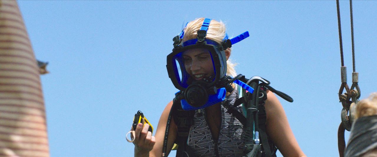 Denizde Dehşet : Fotoğraf Claire Holt