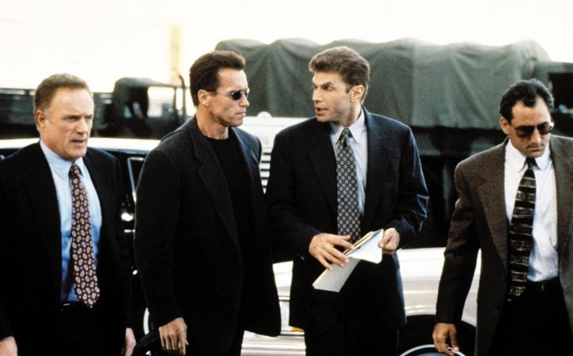Silici: Arnold Schwarzenegger, Nick Chinlund, James Caan