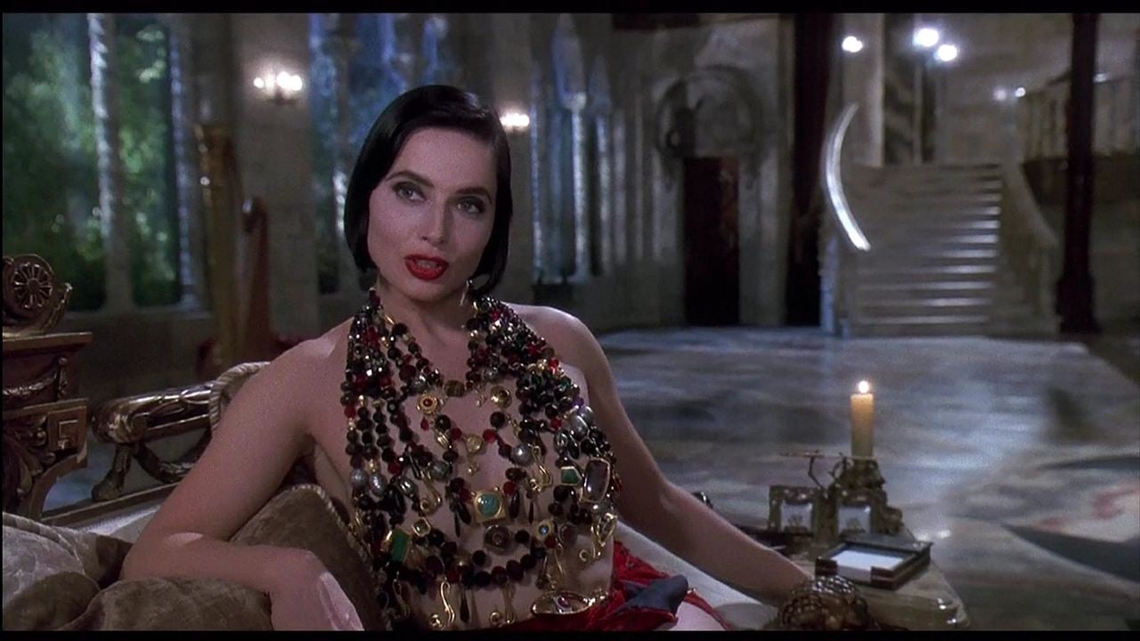 Death Becomes Her : Fotoğraf Isabella Rossellini