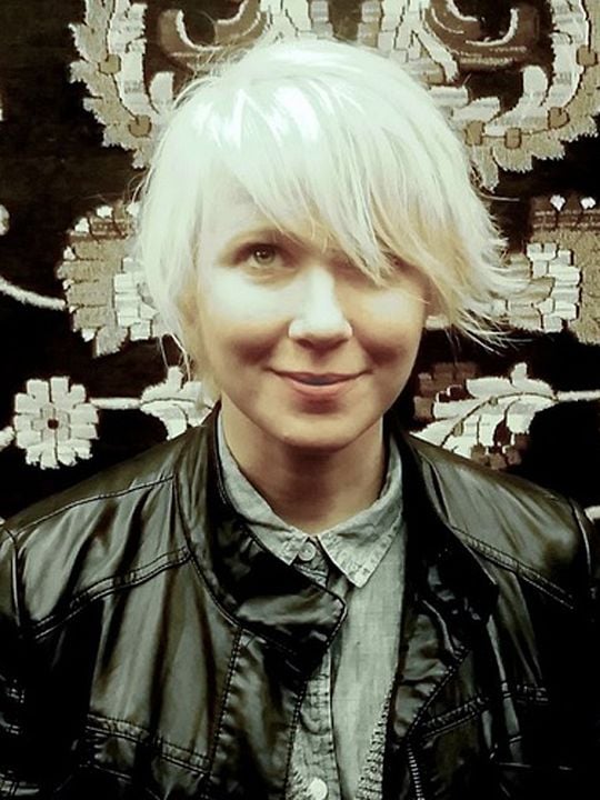 Afiş Roxanne Benjamin