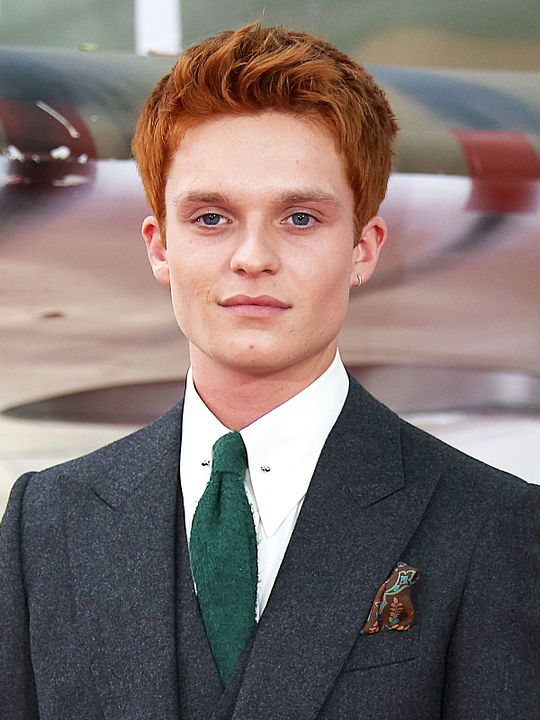 Afiş Tom Glynn-Carney