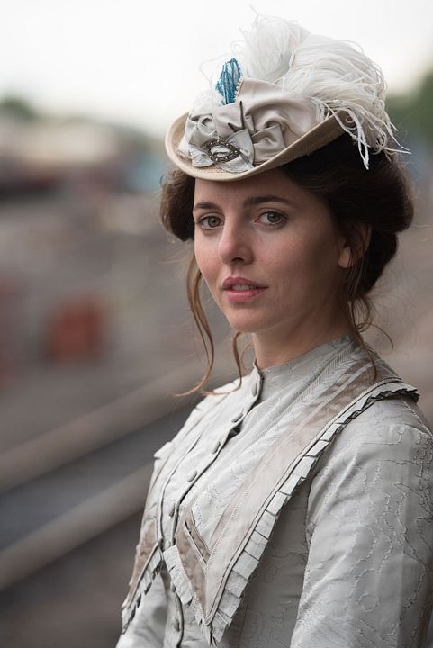 Fotoğraf Ophelia Lovibond