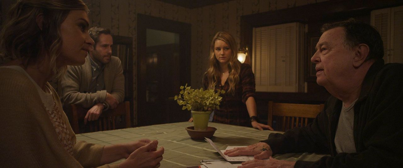 Fotoğraf Hassie Harrison