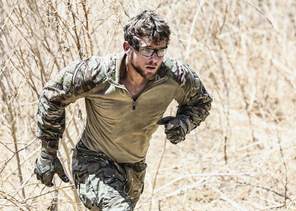 Fotoğraf Max Thieriot