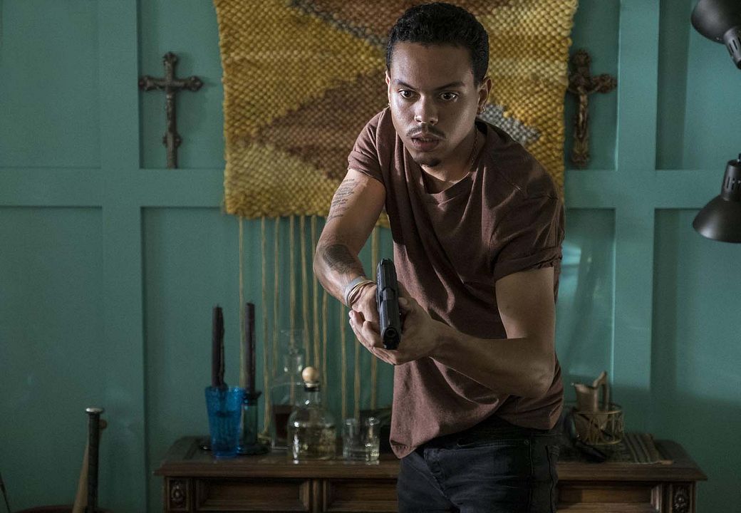 Star : Fotoğraf Evan Ross