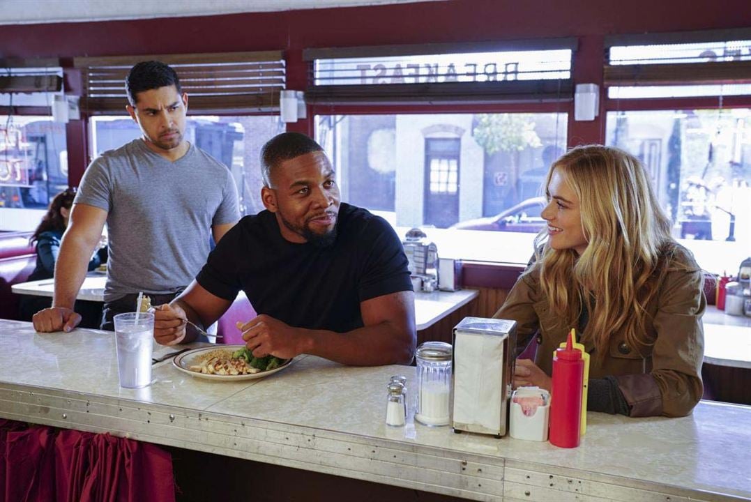 Fotoğraf Emily Wickersham, Wilmer Valderrama, Duane Henry