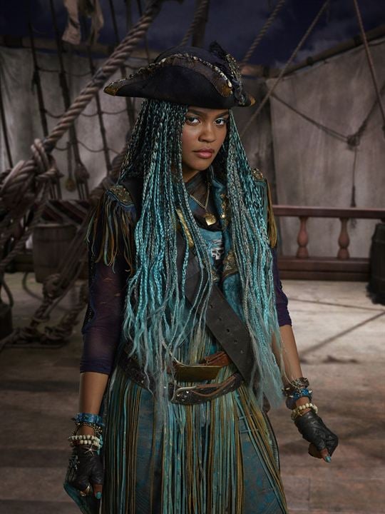 Descendants 2 : Vignette (magazine) China Anne McClain