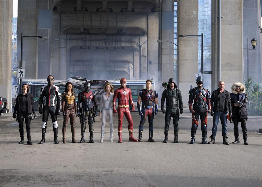 DC's Legends of Tomorrow : Fotoğraf Echo Kellum, Nick Zano, Stephen Amell, Caity Lotz, Grant Gustin, Rick Gonzalez, Maisie Richardson-Sellers, Chyler Leigh, Dominic Purcell, Wentworth Miller, Brandon Routh