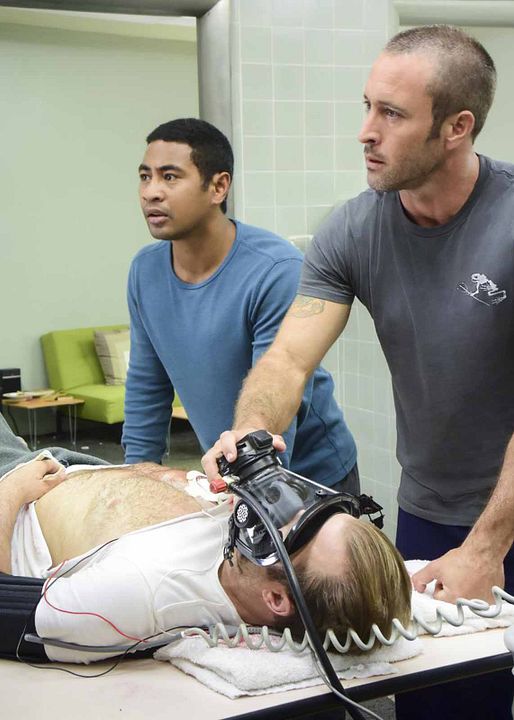 Hawaii Five-0 (2010) : Fotoğraf Alex O'Loughlin, Beulah Koale